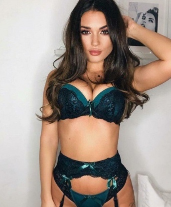 Живу в сердце столицы 💖 - Москве, где наша встреча станет незабываемым приключением. Со мной ты откроешь новые грани удовольствия, ощущение настоящей страсти и нежности. У меня много опыта и креативности, чтобы подарить тебе неземное блаженство. Мои услуги абсолютно безупречны, и я гарантирую конфиденциальность каждого мгновения, проведенного вместе. 🌟 Мои отзывы говорят сами за себя: каждый мужчина, встретившись со мной, остается полностью удовлетворенным и счастливым. Для твоего удобства у меня есть много фото, чтобы ты мог убедиться во всей моей красоте и сексуальности. Жду твоего звонка, чтобы погрузиться в волшебный мир наслаждения и удовольствия вместе с тобой. 💋✨ 12486, 25 лет