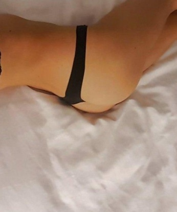 Я создана для того, чтобы доставить тебе незабываемое удовольствие. Живу я в Москве, прекрасном городе возможностей. Мои услуги - наивысшего качества. Я умею быть нежной и страстной, и могу удовлетворить все твои фантазии. Доверься мне, и я превратю весь мир в нашу с тобой сказку. Фото - в моем профиле, отзывы - восторженные. Смайлики и сердечки доставят нам еще больше удовольствия во время нашей встречи. Жду твоего звонка, чтобы провести с тобой незабываемое время. 💋❤️ 6945, 19 лет